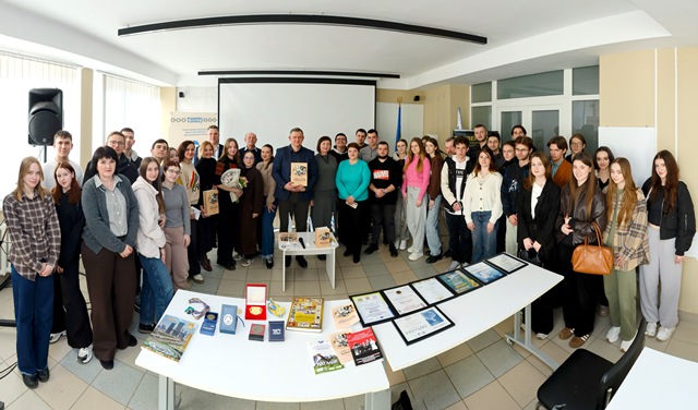  Спільна світлина на згадку